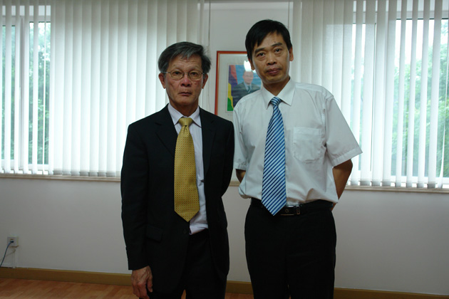 会长与毛里求斯大使馆人员合影